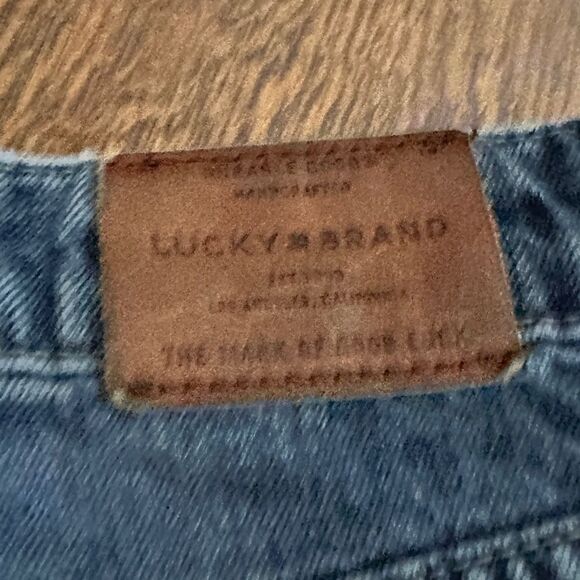 Lucky Brand distressed jean shorts. Size 2/26 - Picture 3 of 5